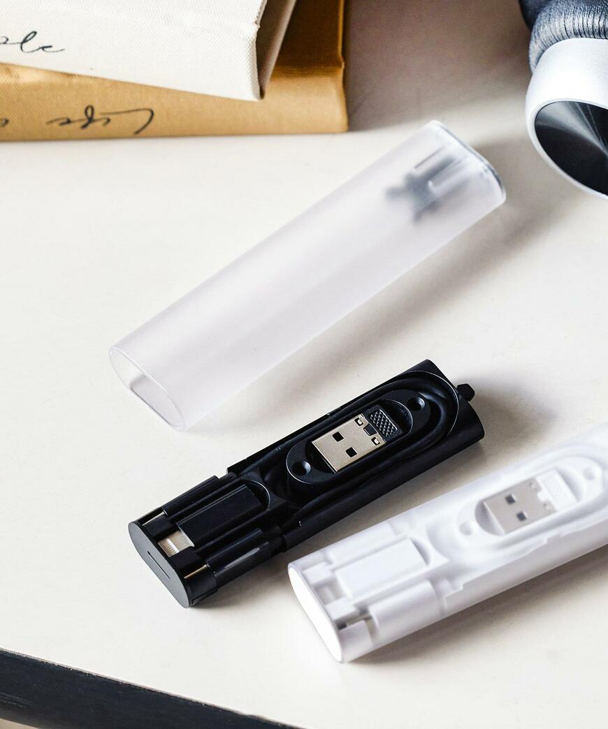 出所：パルグループ公式ファッション通販サイト 3COINS マルチケーブルセット／MENSデバイス