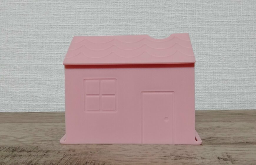 筆者撮影（セリア、ミニカーペットローラーハウス）