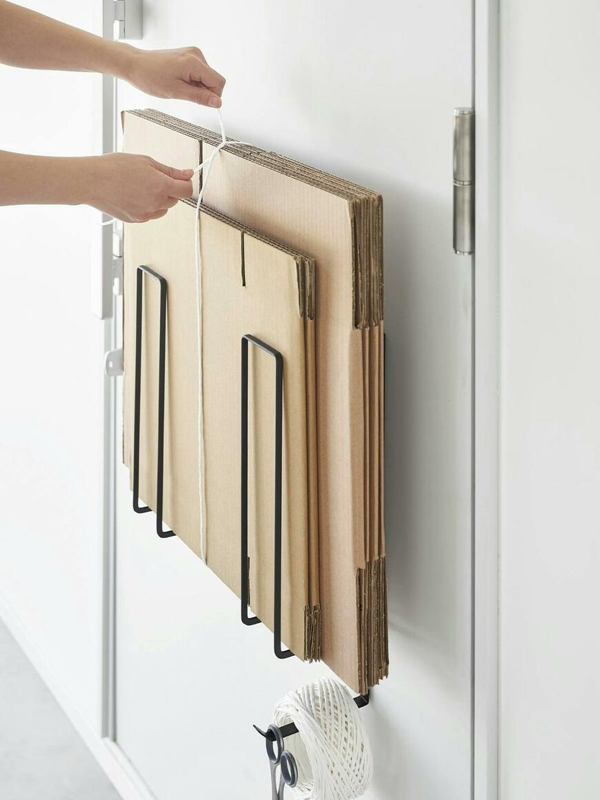 出所：山崎実業 マグネットダンボールストッカー タワー