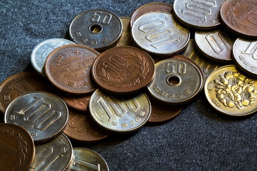 【海外の硬貨？】お釣りで渡された500円硬貨のデザインに思わず二度見　「くそかっこいい」「これは使えない」