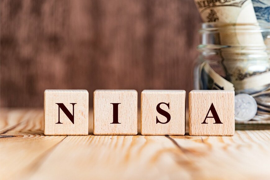 NISA利用者の年収は「500万円未満」が最多。NISA利用者の年収や貯蓄、年齢など属性をチェック