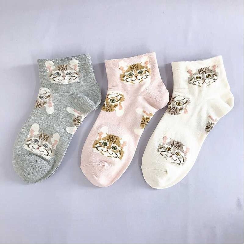 キャンドゥ公式　婦人靴下　アンクル丈　リアル猫総柄