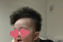 ゼロ歳児が突然「リーゼント」姿になった瞬間写真に大爆笑