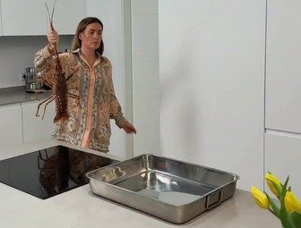【海外料理家】「エビは丸ごと1尾、仕上げにキャビア」スペインの調香師Juliaさんが作る「エビとクロワッサンのカナッペ」が贅沢！