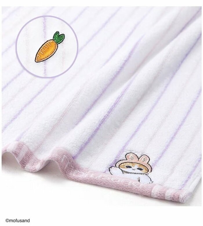 やわらかな配色のストライプ柄