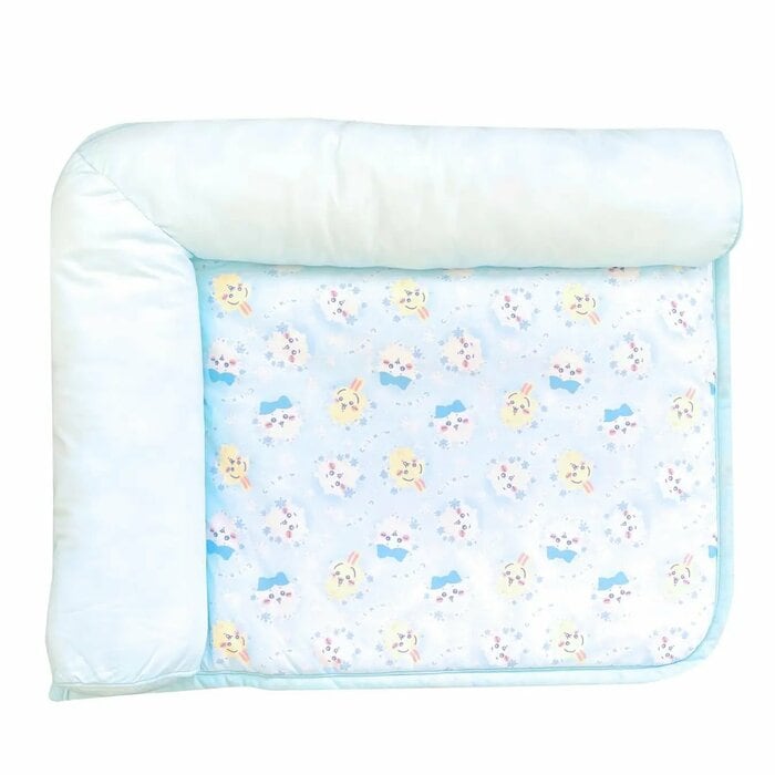 ちいかわ 枕付き冷感ペットベッド、ちいかわ、ハチワレ、うさぎが涼やかに漂うブルーの商品画像