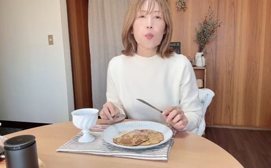 【33歳差カップル】59歳彼女が「バナナと卵だけ」で作る愛情レシピが話題　丁寧な生活に絶賛の声