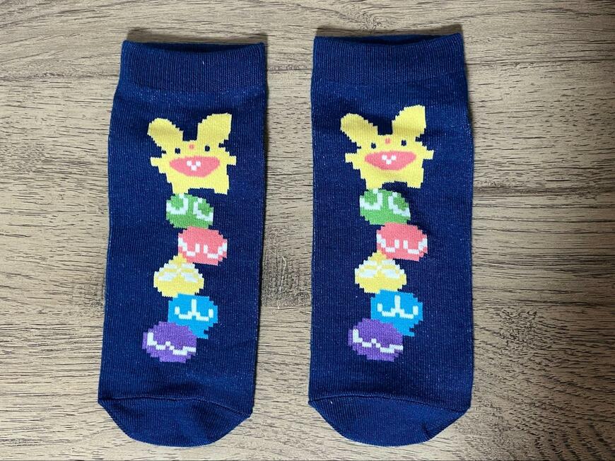 筆者撮影（セリア、ぷよぷよ靴下 22-24cm ショート丈）