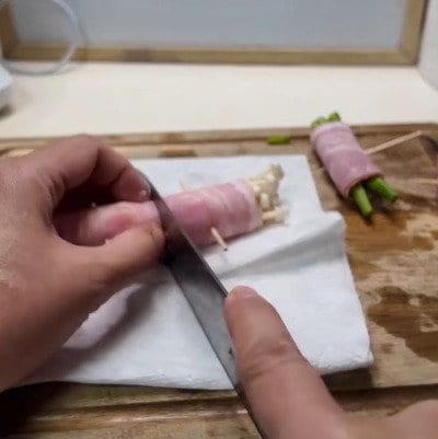 おかんから息子へ愛情たっぷり「おふざけ遠足弁当」　まさかのお弁当箱に「リュックに入る？」