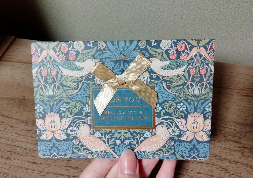 筆者撮影（セリア、グリーティングカード ウィリアム・モリスワールド 封筒付）