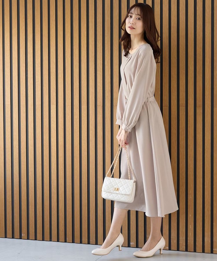 ハニーズ公式　ラインストーン付ワンピ