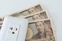 【2024年8月】電気・ガス料金補助が再開へ。65歳以上の無職夫婦世帯「1ヶ月の生活費」や「貯蓄額」はいくらか