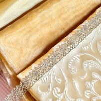 手作りとは思えない「わずか1週間で布から豪華なドレス」が完成　素晴らしい出来上がりに「魔法使いが現れた」