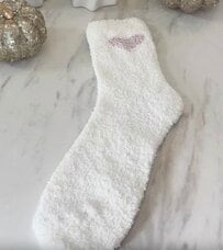 【100均DIY】ダイソーの〈もこもこ靴下〉→可愛い〈かぼちゃのオーナメント〉に大変身！ハロウィンにぴったりの簡単DIY！