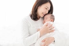 10月スタート！「育児免除制度」で国民年金保険料が最大13カ月免除に。老後の年金額は平均いくら?