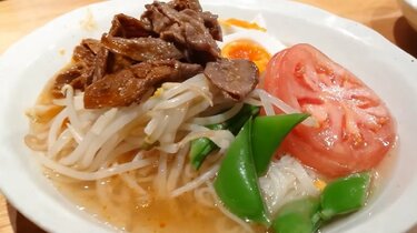 所ジョージ】具だくさん冷麺に舌鼓 豪華な食卓に「レストランのよう