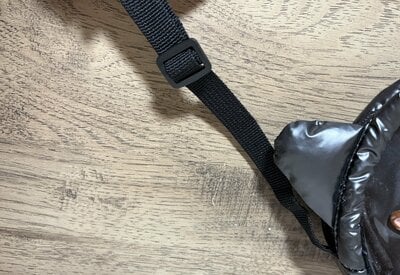 ダイソー、猫耳付窓開きショルダーバッグ（丸型）商品画像