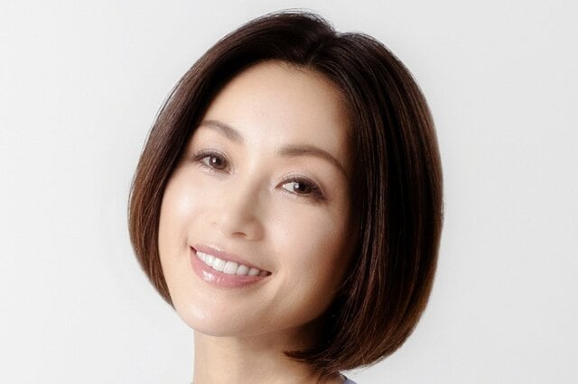 54歳 酒井法子の近影にSNS衝撃「若々しくて綺麗」「マンモスかわいい」香坂みゆきが2ショットを披露