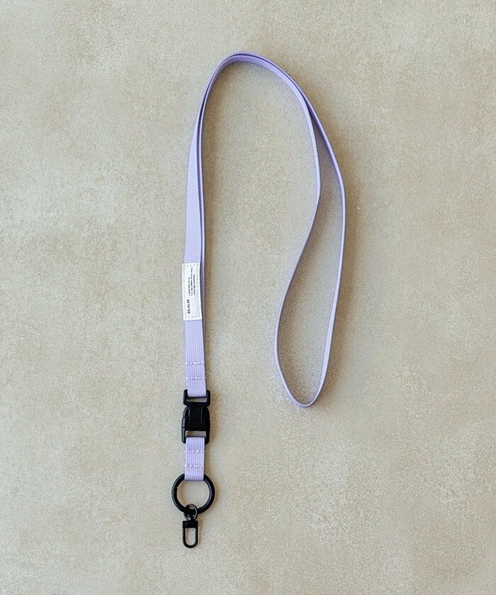 ショルダー部分には丈夫な「平紐」が採用されています