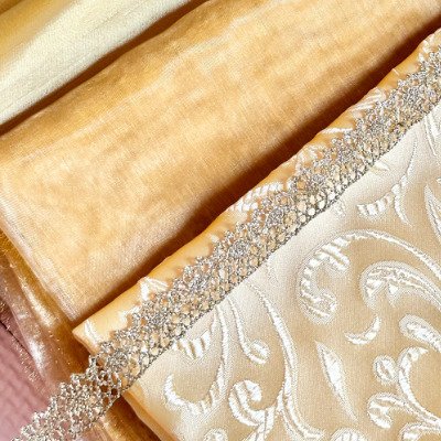 手作りとは思えない「わずか1週間で布から豪華なドレス」が完成 素晴らしい出来上がりに「魔法使いが現れた」
