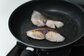 自宅で「焼いたブリ」に違和感　テンションが下がってしまう光景に「流石にこの見え方は…」