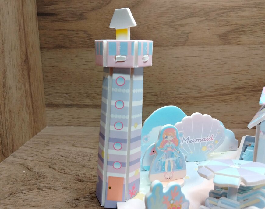 筆者撮影（セリア、つくろう！ ドールハウス 夢のお家）