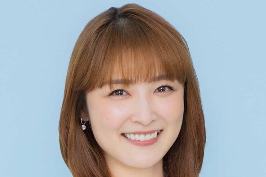 「本当に41歳！？」石川梨華 スタイル抜群！ドレス＆タイツ姿にSNS驚き「素敵な御御足」「嘘みたいにかわいい」