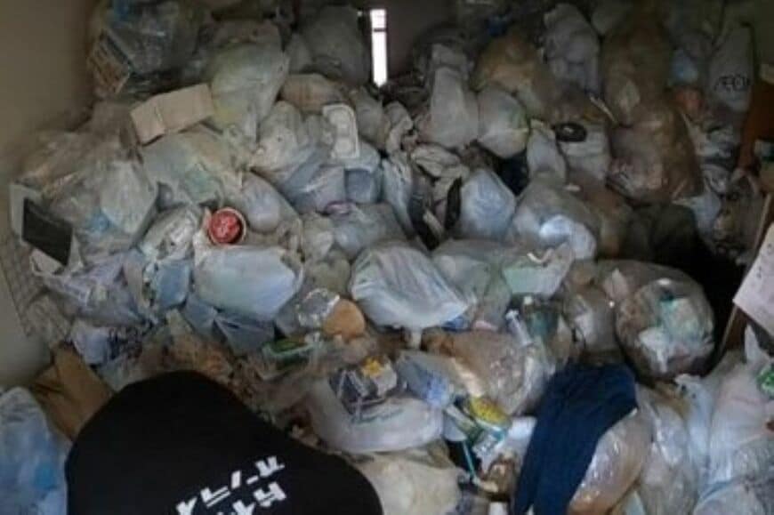 彼女を家に呼べなかった「ゴミが天井まで積み上がった部屋」　フローリングが現れる「スッキリ空間」に大変身