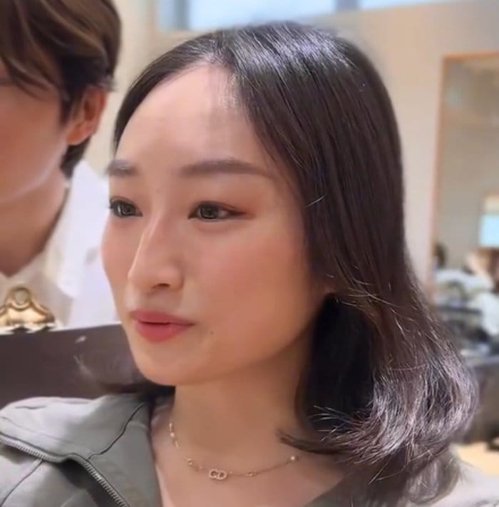 髪をばっさりカットするか悩む女性がプロにお任せ→ミディアムヘアから『ボブパーマ』へスタイルチェンジ