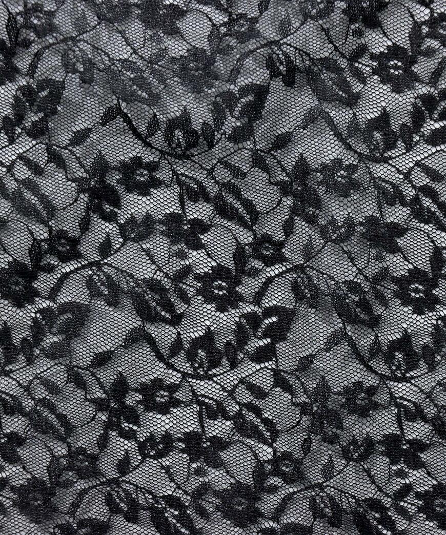 出所：パルグループ公式ファッション通販サイト 3COINS レースバブーシュカ