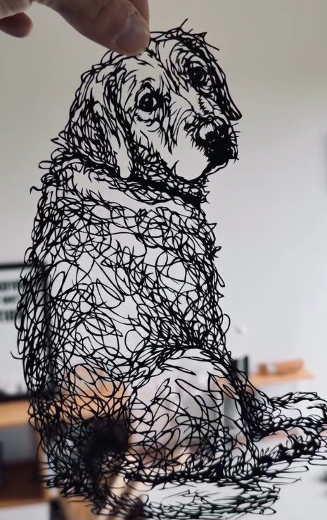愛犬の「ラブちゃん」を切り絵で表現