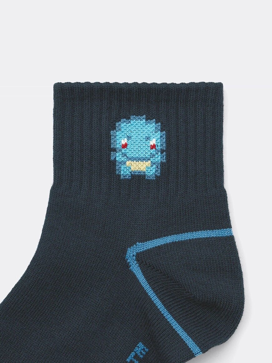 GU公式　ソックス Pokemon