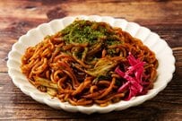 LEGO®で作った「焼きそばと飲み物」　思わず二度見してしまう完成品に「これは天才すぎる」