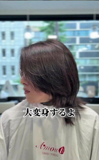 長く伸ばしたまま、ずっと同じ髪型で過ごしてきた来店時の様子