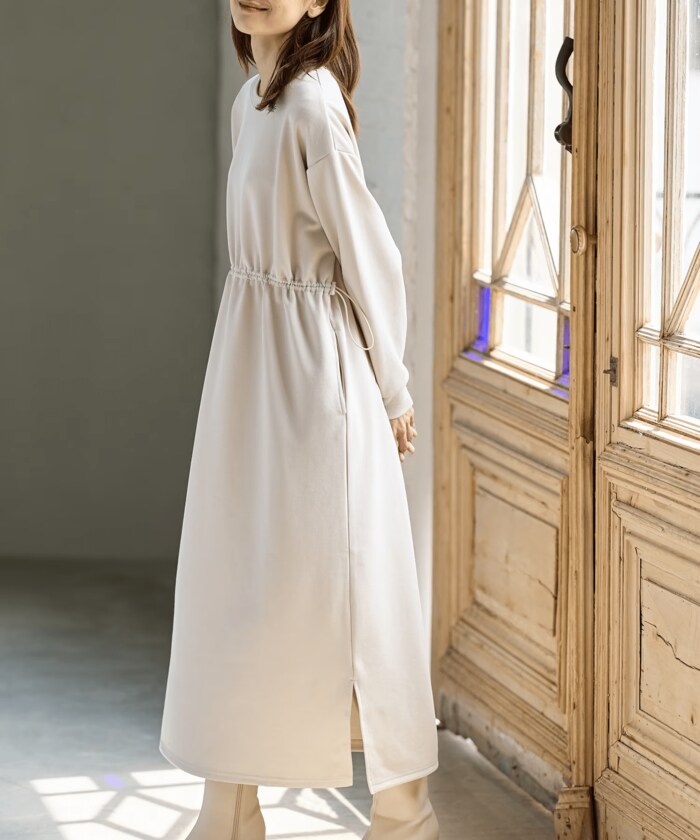 1枚でも着映えする主役級デザインのワンピース