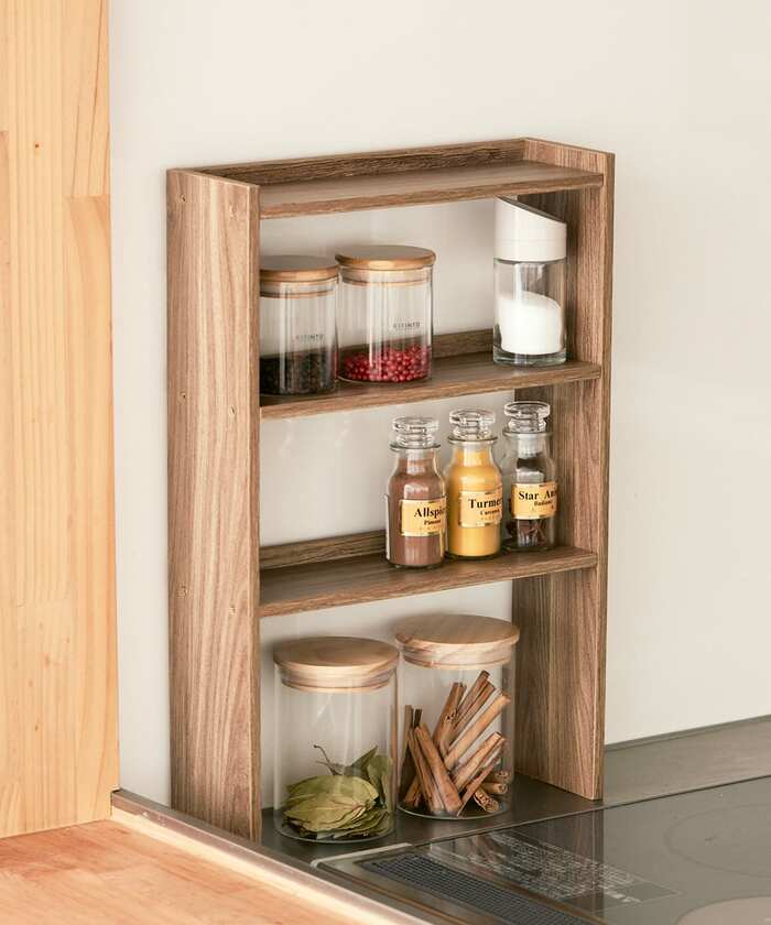 ナチュラルで落ち着いた雰囲気が魅力の「木製キッチンスリムラック」