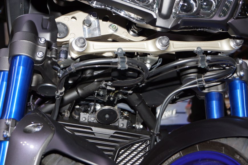 LMWテクノロジーは、“コーナーのヤマハ”らしい機構。