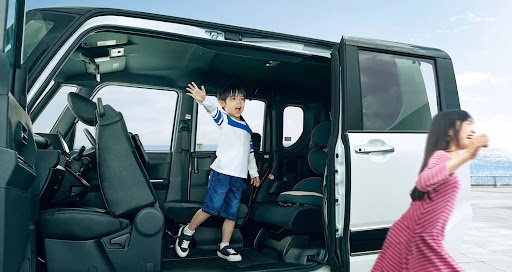 出所：ダイハツ「タント」