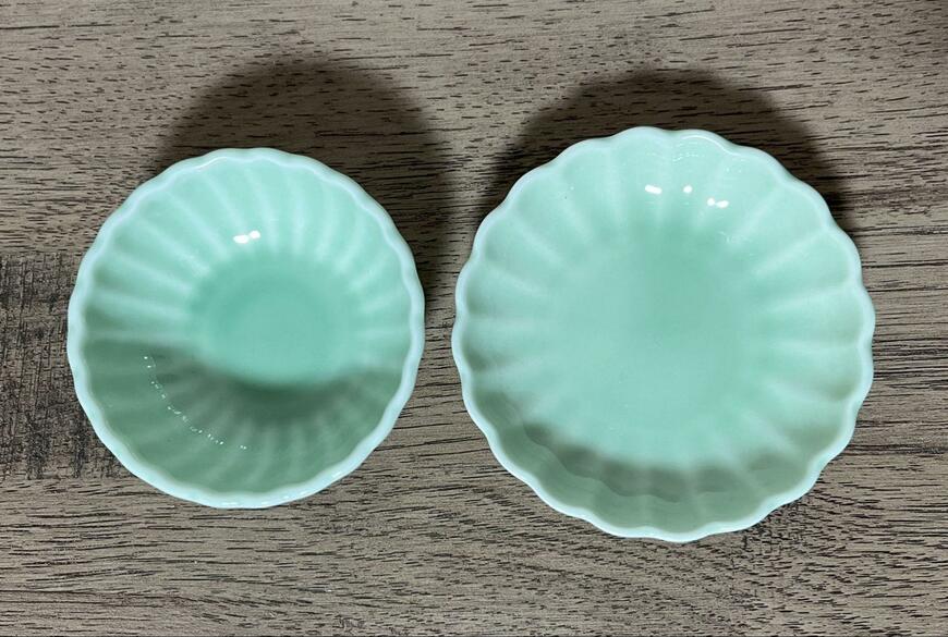 セリア、小皿・浅鉢 青磁菊型 画像