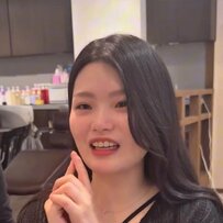 【大変身】前髪を作って小顔に見せたい女性が顔まわりカットでイメチェン！「すごい、整形級！」と大満足