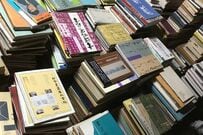 収集した古書の重さで「自宅の床が抜けた…」　思わず目を疑う光景に「比喩や誇張じゃなかったのか」