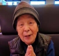 【84歳おばあちゃん】回転寿司で「3時のおやつ」を爆食！？ごちそうさまと思いきや…まさかの食べっぷりに大反響「見てて幸せ」