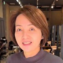 すっきりショートヘアを希望の女性がイメージチェンジ！少しカットするだけで若々しい印象に！