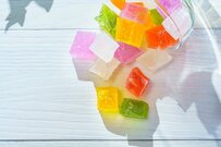 70歳代《ふたりの暮らし》老後の貯蓄「みんなの平均と中央値」　老齢年金やひと月の生活費も気になる！