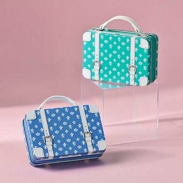 カルディ トランク缶 カルディ、クラシカルな旅行鞄をモチーフにした