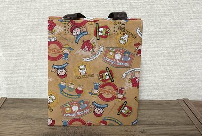 ダイソー、デイリートートバッグＳ　スクエア　サンリオキャラクターズ　レトロ商品画像