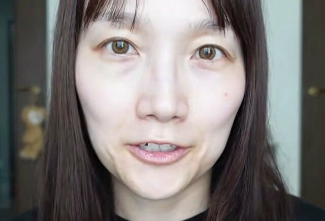 「ガラッと雰囲気を変えて」39歳メイクのプロが“強めメイク”に挑戦！秋の赤髪に似合う“攻め色”変身メイクに「このメイク好き！」の声