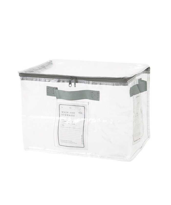 全面クリア素材になっているので、カラーボックスに入っていても外から何が入っているのか分かって便利