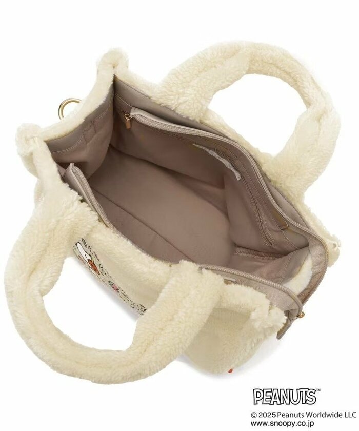 取り外し可能なショルダーストラップ付きの2WAY仕様