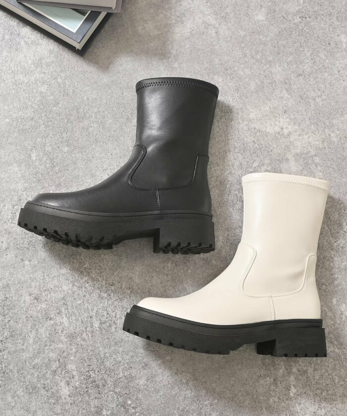 雨の日や雪の日でも、防滑ソールのおかげで滑りにくく安心